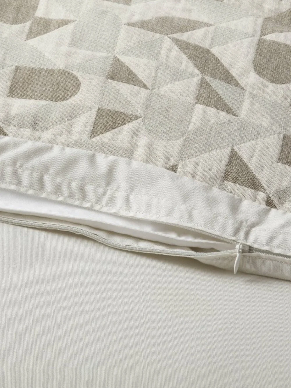 THRESHOLD NWT Full/Queen Geo Matelasse Duvet Cover and Sham Set Dark Olive Green